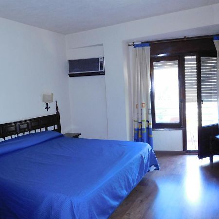 Hotel Restaurante Las Galias Zuera Kültér fotó