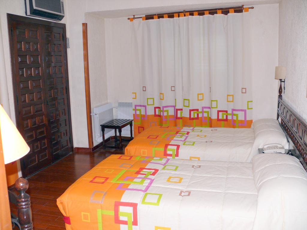 Hotel Restaurante Las Galias Zuera Szoba fotó
