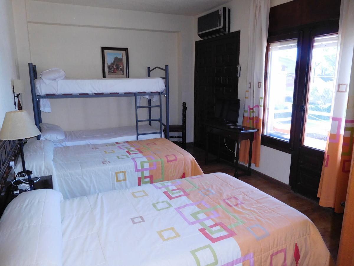 Hotel Restaurante Las Galias Zuera Kültér fotó