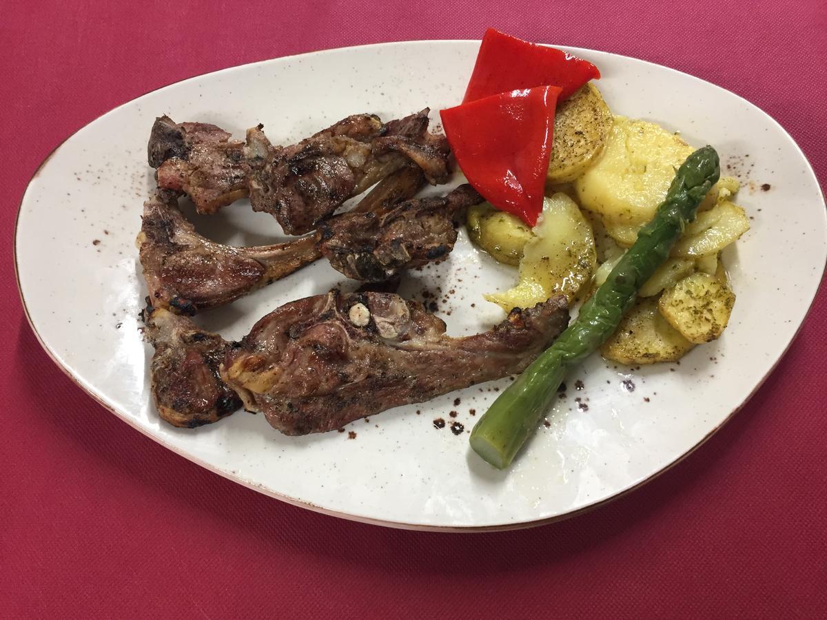Hotel Restaurante Las Galias Zuera Kültér fotó