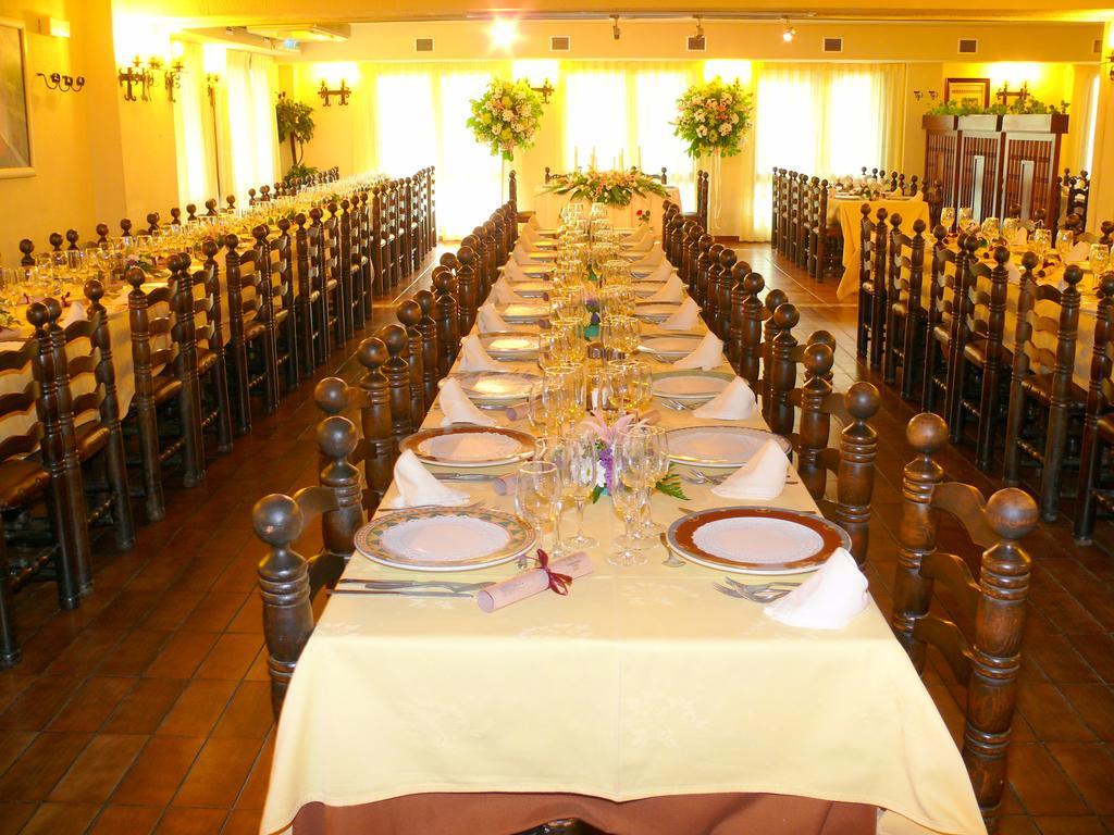 Hotel Restaurante Las Galias Zuera Kültér fotó
